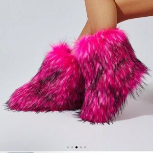 Women’s Cozy Fur Boots